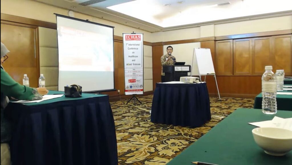 Dosen Indonesia Presentasikan Inovasi Implementasi Hipertensi berbasis Digital di Malaysia