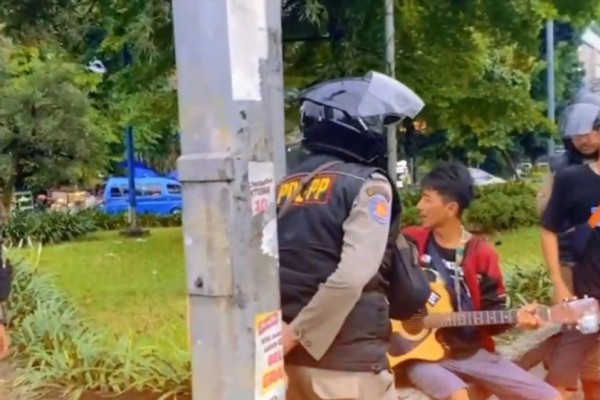 Wisatawan Bogor Resah Aksi Premanisme dan Pengamen, 20 Orang Ditangkap 					   Artikel ini telah tayang di Idntimes.com dengan judul “Wisatawan Bogor Resah Aksi Premanisme dan Pengamen, 20 Orang Ditangkap”.  Klik untuk baca: https://www.idntimes.com/news/indonesia/linna-susanti/wisatawan-bogor-resah-aksi-premanisme-dan-pengamen-20-orang-ditangkap.