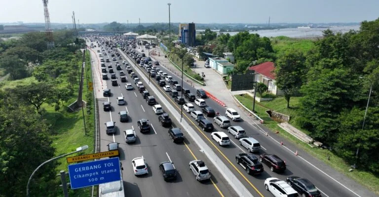 Pemerintah Antisipasi Penumpukan Kendaraan di Titik Macet Liburan Nataru