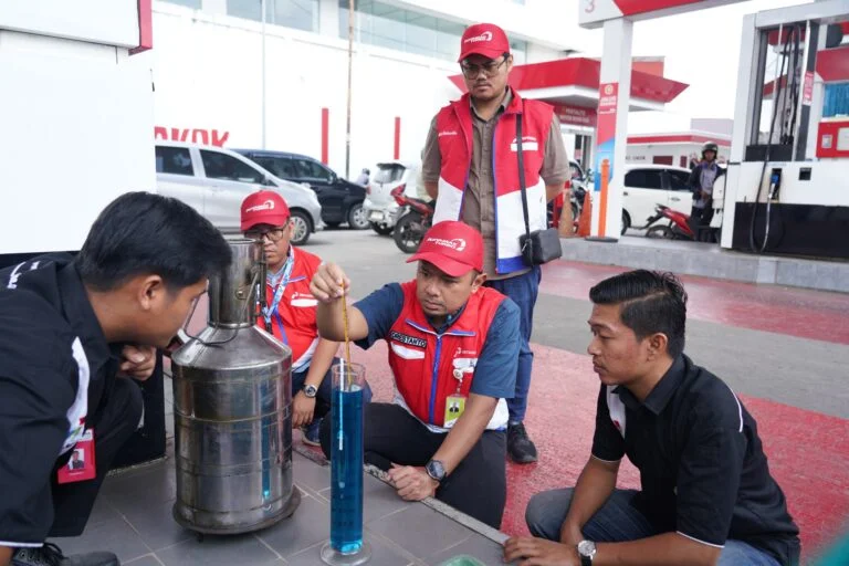 Rutin Lakukan Pengecekan BBM, Pertamina Jamin Produknya dalam Keadaan Baik