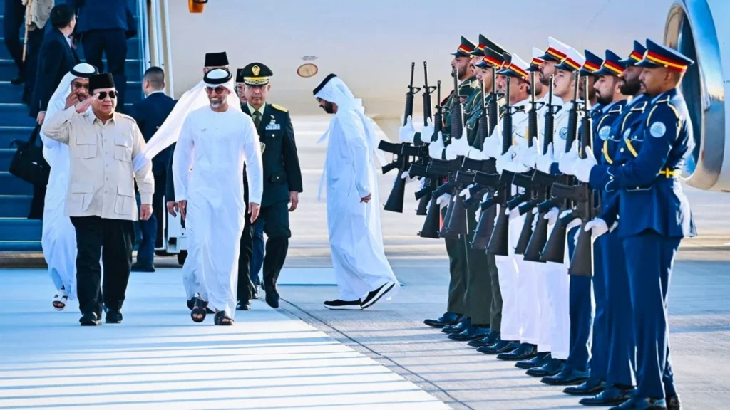 Awali Kunjungan Luar Negeri, Presiden Prabowo Gelar Pertemuan Tertutup dengan Presiden UEA