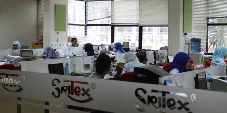 Sritex Diambil Alih Investor Baru, 10.000 Pekerja Siap Bergabung
