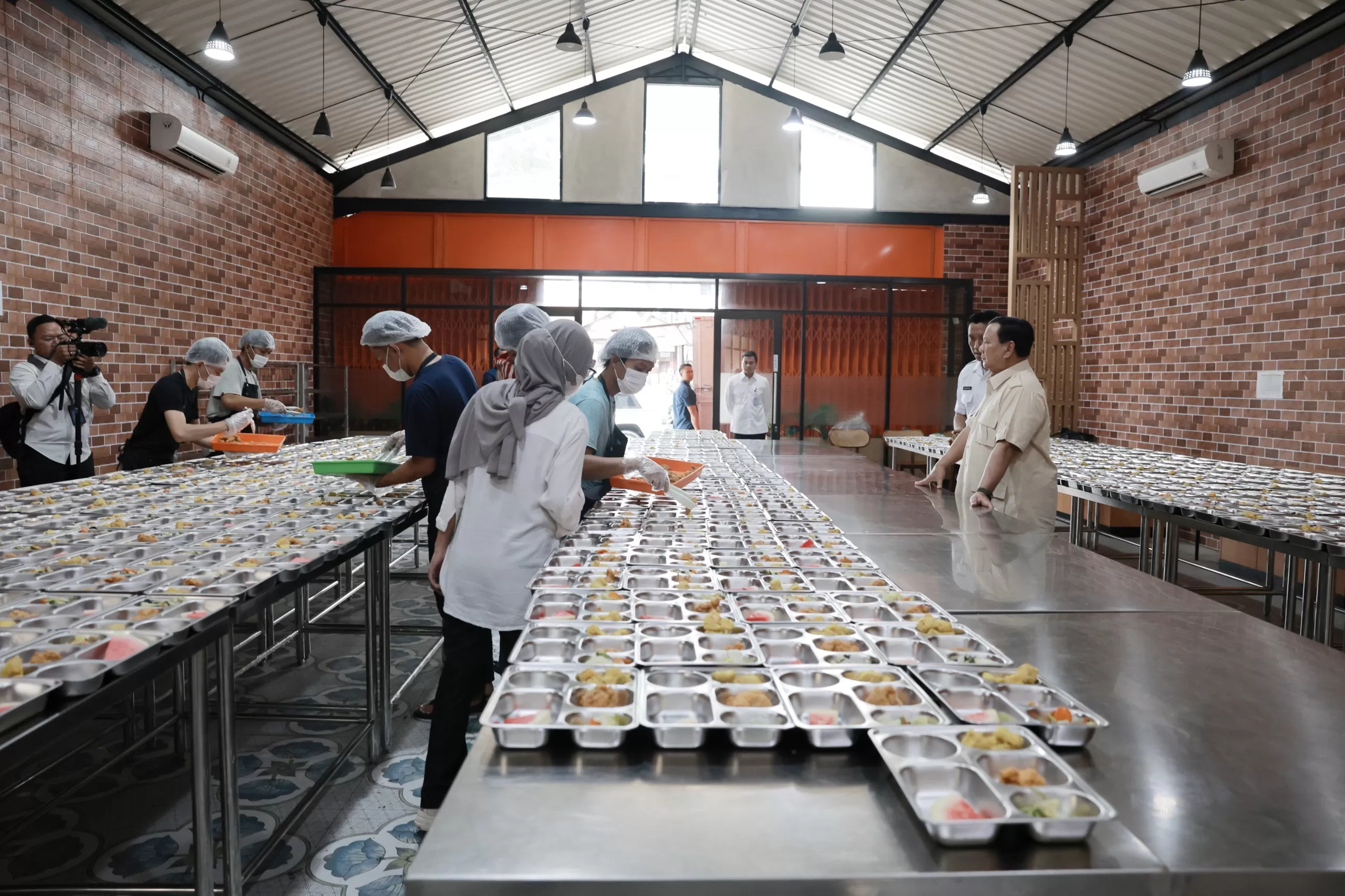 Program MBG Serap 40.000 Tenaga Kerja dan Gerakkan Perekonomian