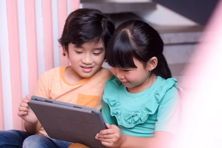 Pemerintah Terbitkan PP Pembatasan Medsos Anak Lindungi Kesehatan Mental di Ruang Digital