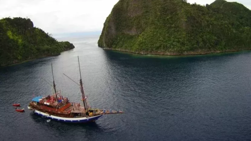 Pemerintah Terapkan Standar Lingkungan Tinggi untuk Investasi di Raja Ampat