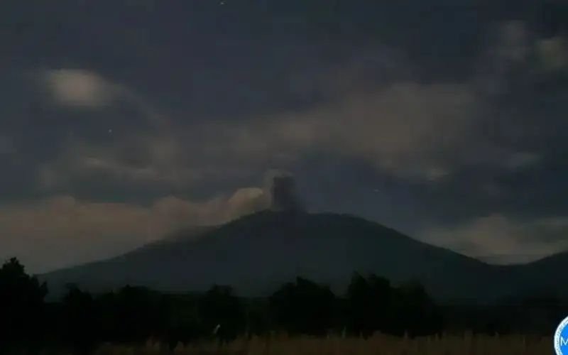 Gunung Raung Erupsi Lagi Jumat Malam