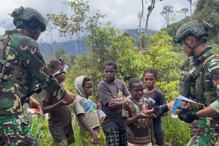 TNI Hadirkan Rasa Aman dari Ancaman OPM di Papua