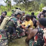 Kehadiran TNI Lindungi Masyarakat Papua dari Ancaman OPM