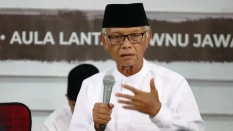 Ketum MUI KH Anwar Iskandar Ajak Masyarakat Tahan Diri dan Tidak Terprovokasi Memecah Belah Persatuan