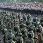 Soliditas TNI Polri Berhasil Hentikan Aksi Anarkis di Berbagai Daerah