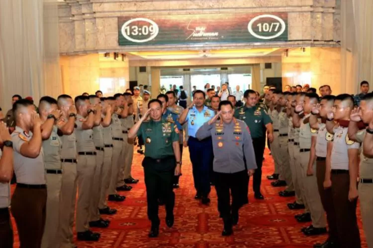 TNI Polri dan Masyarakat Solid Kawal Demokrasi Tanpa Kerusuhan