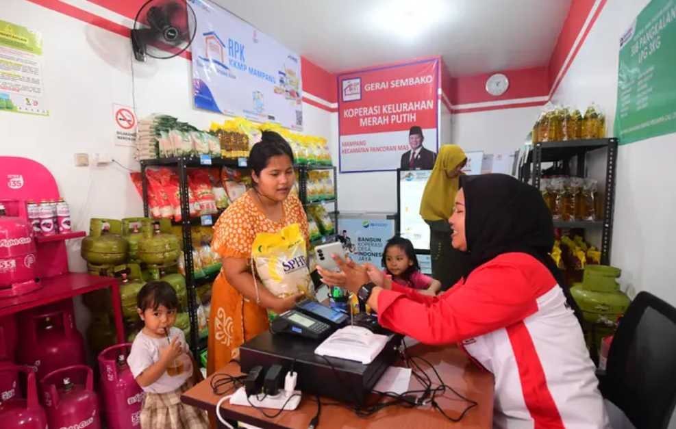 Pemerintah Dorong Ekonomi Desa Lewat Gerai dan Gudang Kopdes Merah Putih