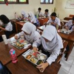 Tahun Pertama Pragib: Program Makan Bergizi Gratis Tingkatkan Gizi Anak dan Stimulasi Ekonomi Desa