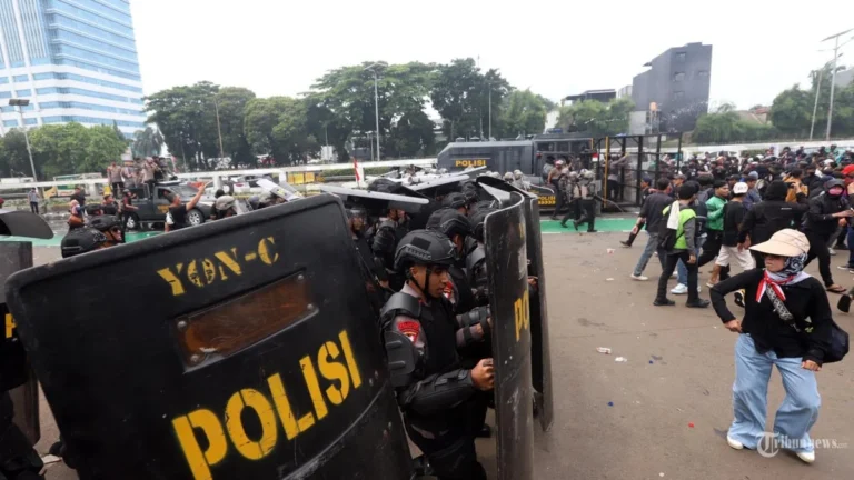 Publik Tak Perlu Terjebak Provokasi Demo Gelar Pahlawan Soeharto