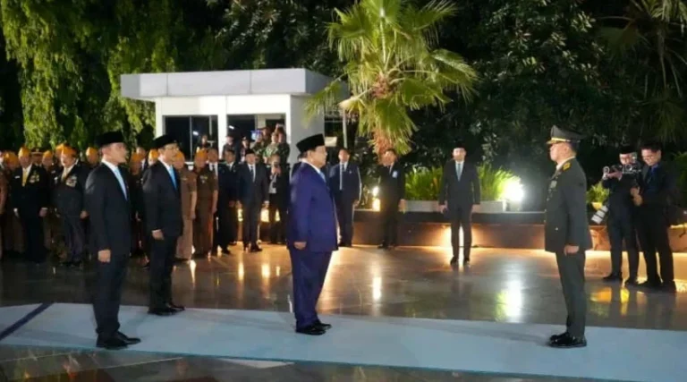 Hari Pahlawan 2025 Berlangsung Kondusif, Presiden Prabowo: Jangan Lupakan Jasa Mereka