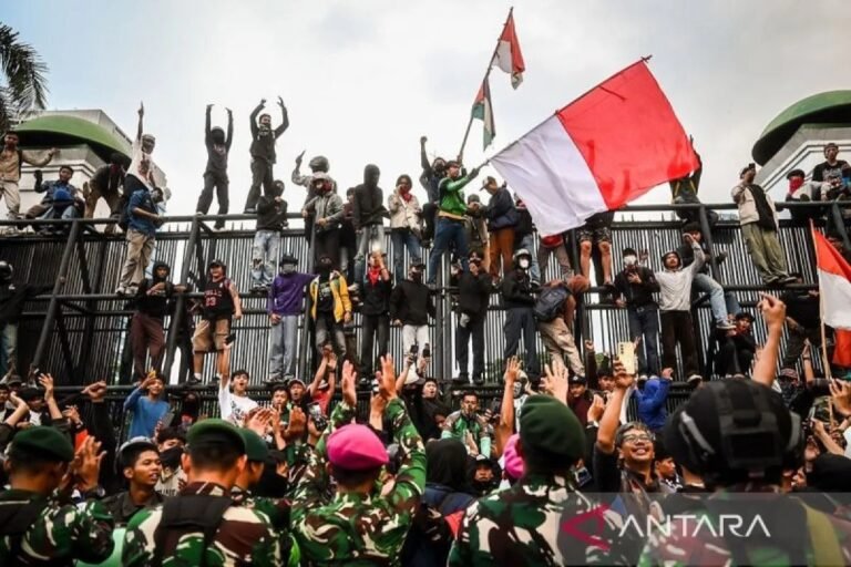 Tetap Tenang, Jangan Terprovokasi Upaya Politisasi Gelar Pahlawan untuk Soeharto