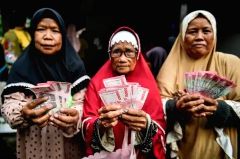 Negara Hadir untuk Balita Lansia dan Pelajar Lewat Program Bansos Tepat Sasaran