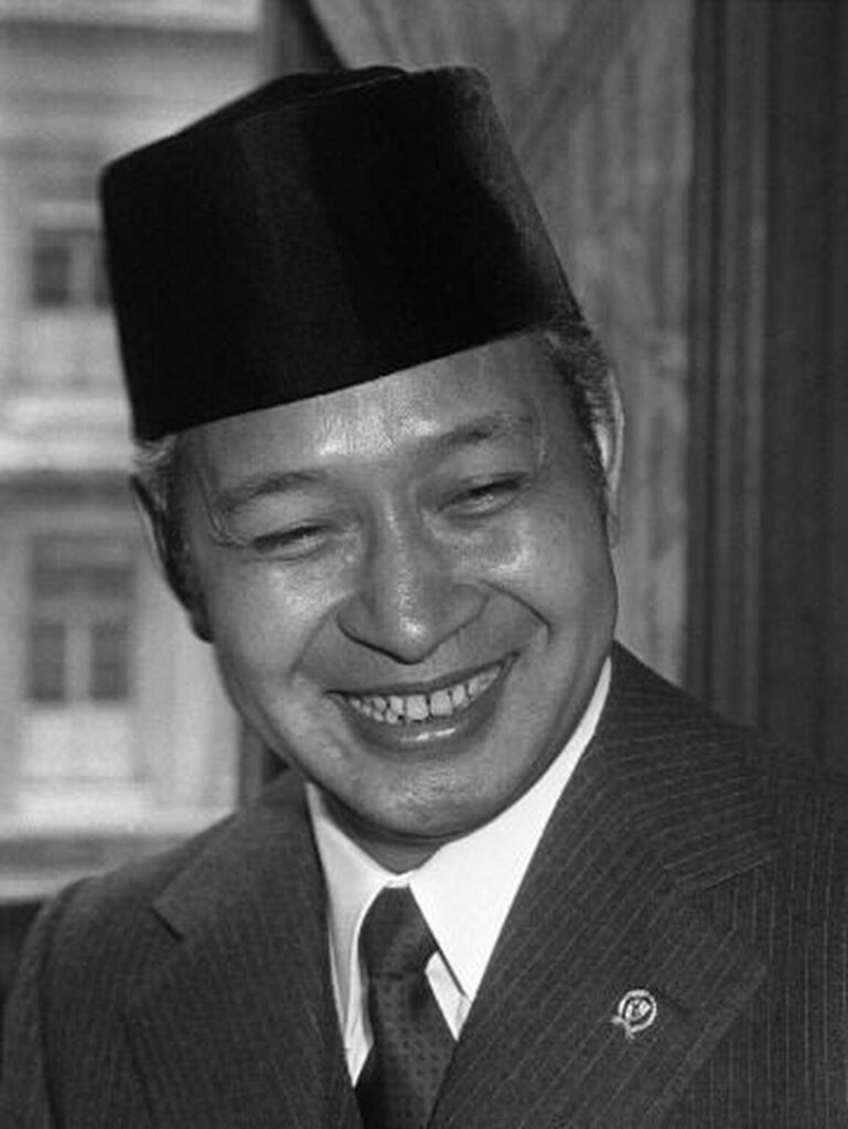 Hari Pahlawan, Rekonsiliasi Sejarah: Penghormatan Bangsa  Pada Soeharto Sebagai Pahlawan Nasional
