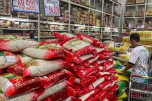 Presiden Prabowo Tegaskan Prioritas Kendalikan Harga Sembako di Masa Libur Akhir Tahun