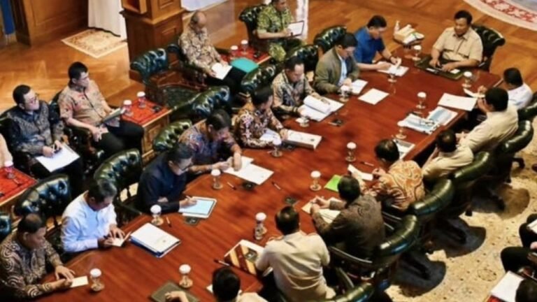 Mengawal Ketegasan Presiden, Rantai Solidaritas Menjaga Sumatera