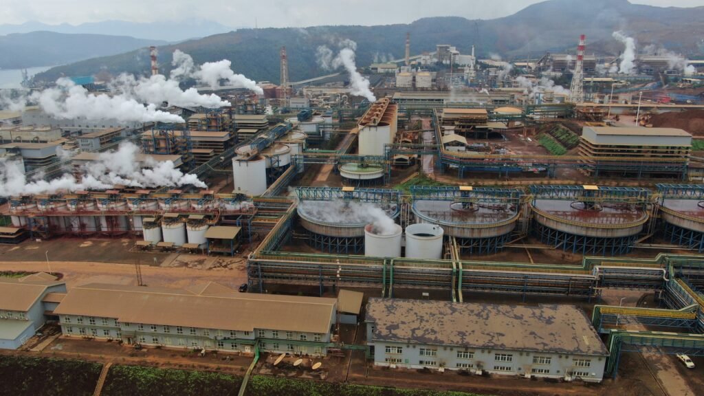 Hilirisasi Jawaban atas Tekanan Harga Komoditas