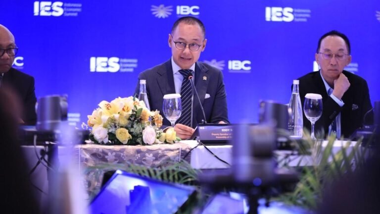 Kepuasan Terhadap Kinerja Presiden Prabowo Tinggi, Kebijakan Sudah “on the right track”